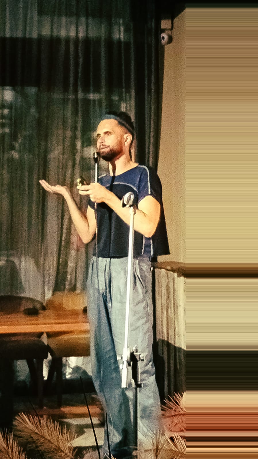 
How much fun can you have with an avacado? comedy hour playa del Carmen