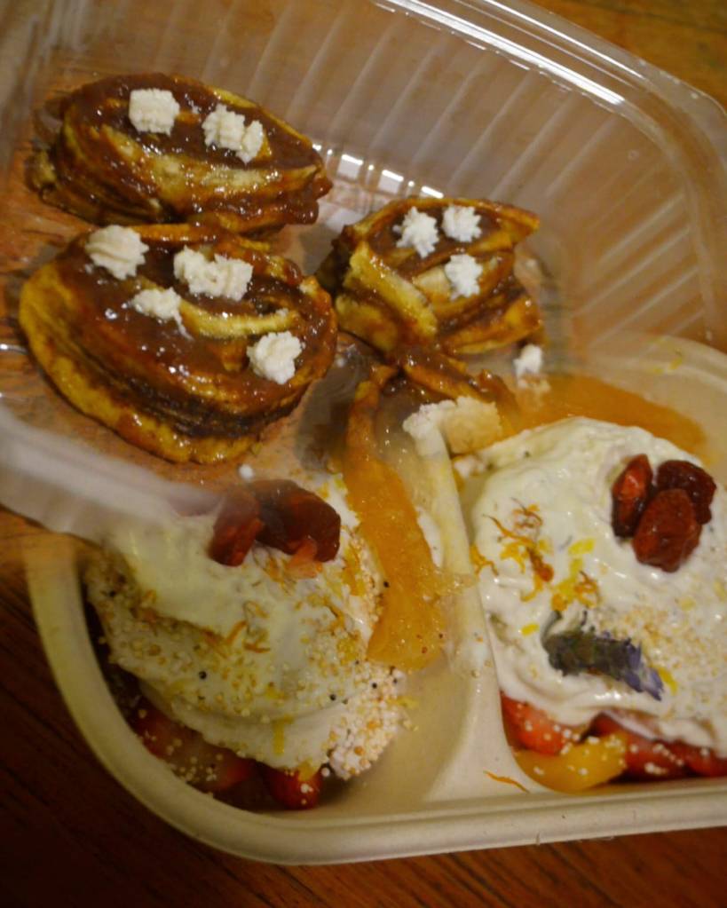 Raw vegan intermittent menu for take out and delivery and retreat menu Playa del Carmen. Desserts.