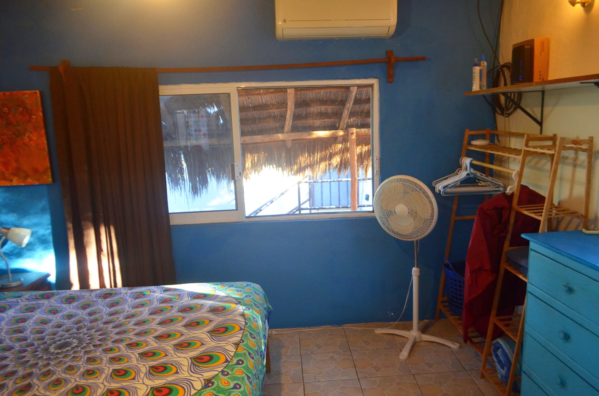 Earthing clubhouse room studio.